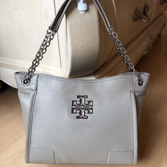 Tory Burch Handbags - 🔥NEW w/TAGS🔥Tory Burch Britten Tote—French Gray